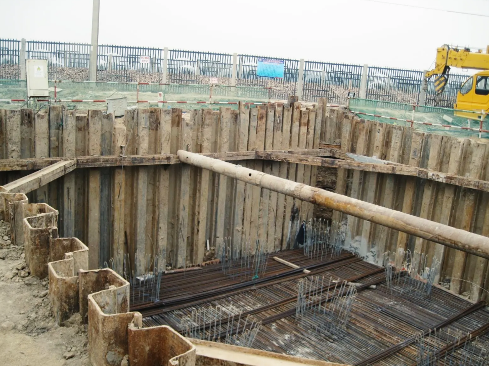 双鸭山建筑基础施工中基坑（基槽）有哪些支护方式？